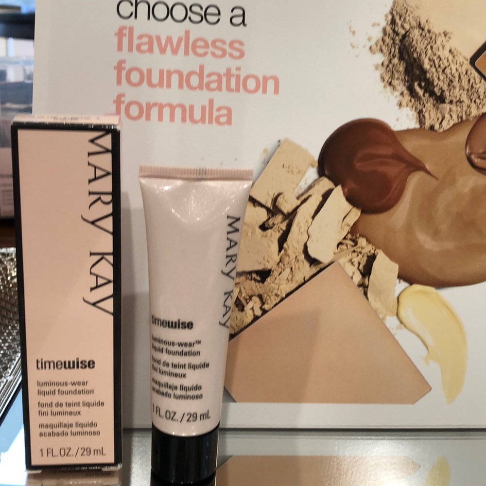 NEW Marykay liquid foundation